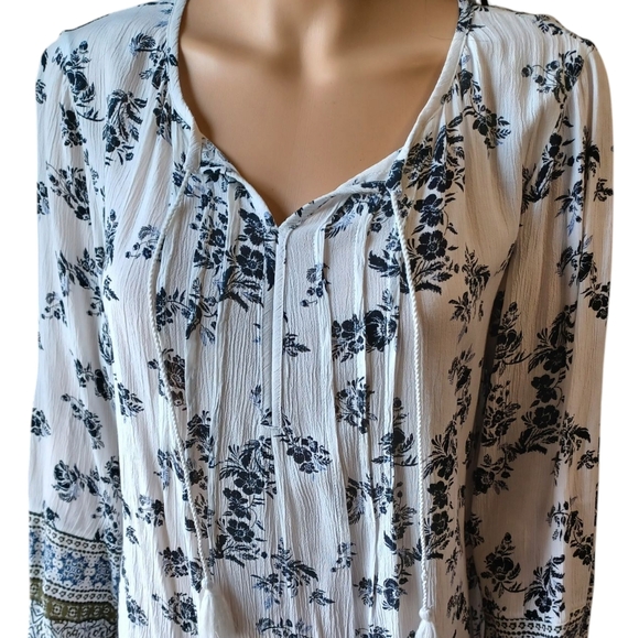 NWT Sonoma White With Navy Blue Flowers Women's Blouse - Picture 3 of 13
